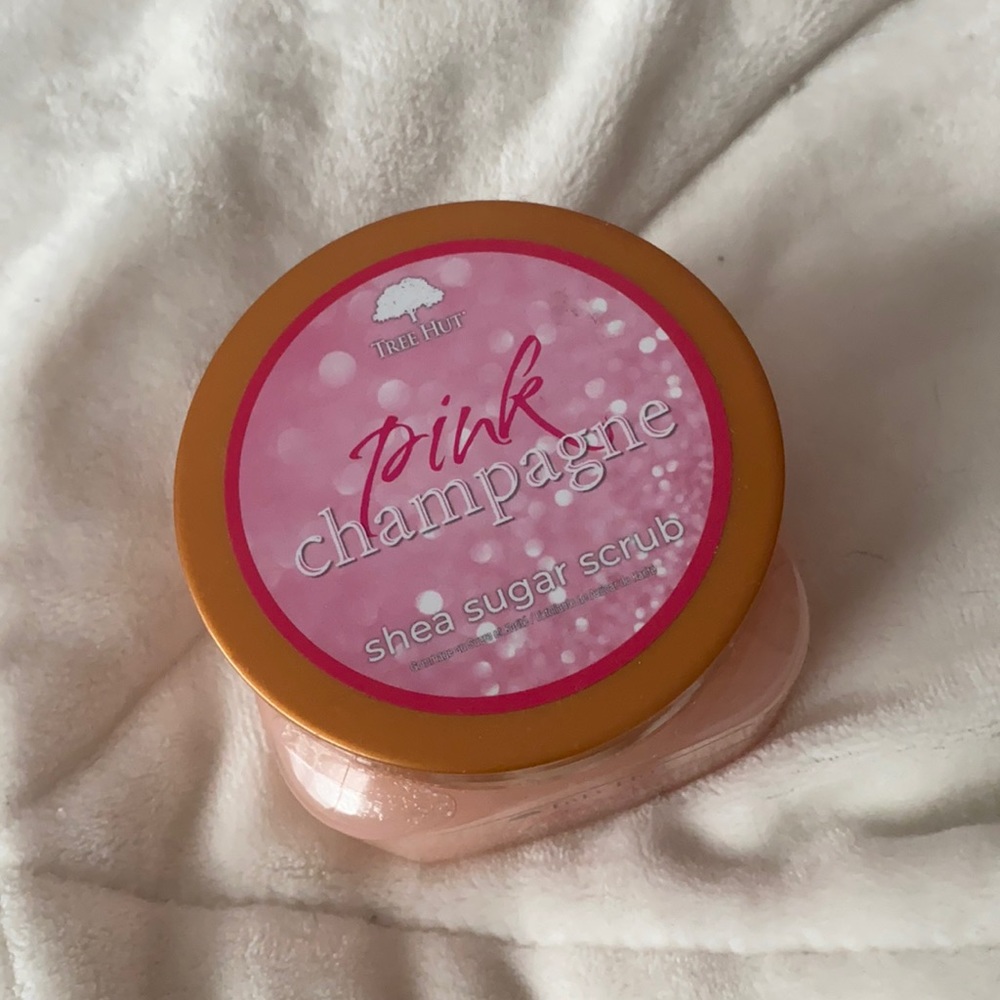 Tree hut never used pink champagne scrub! ✨💕🥂🍾